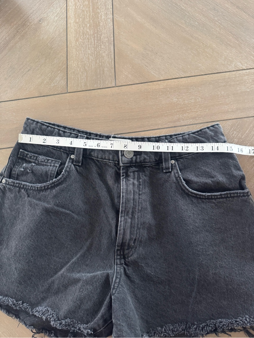 Cotton On Black Frayed Hem Denim Shorts - Picture 12 of 13
